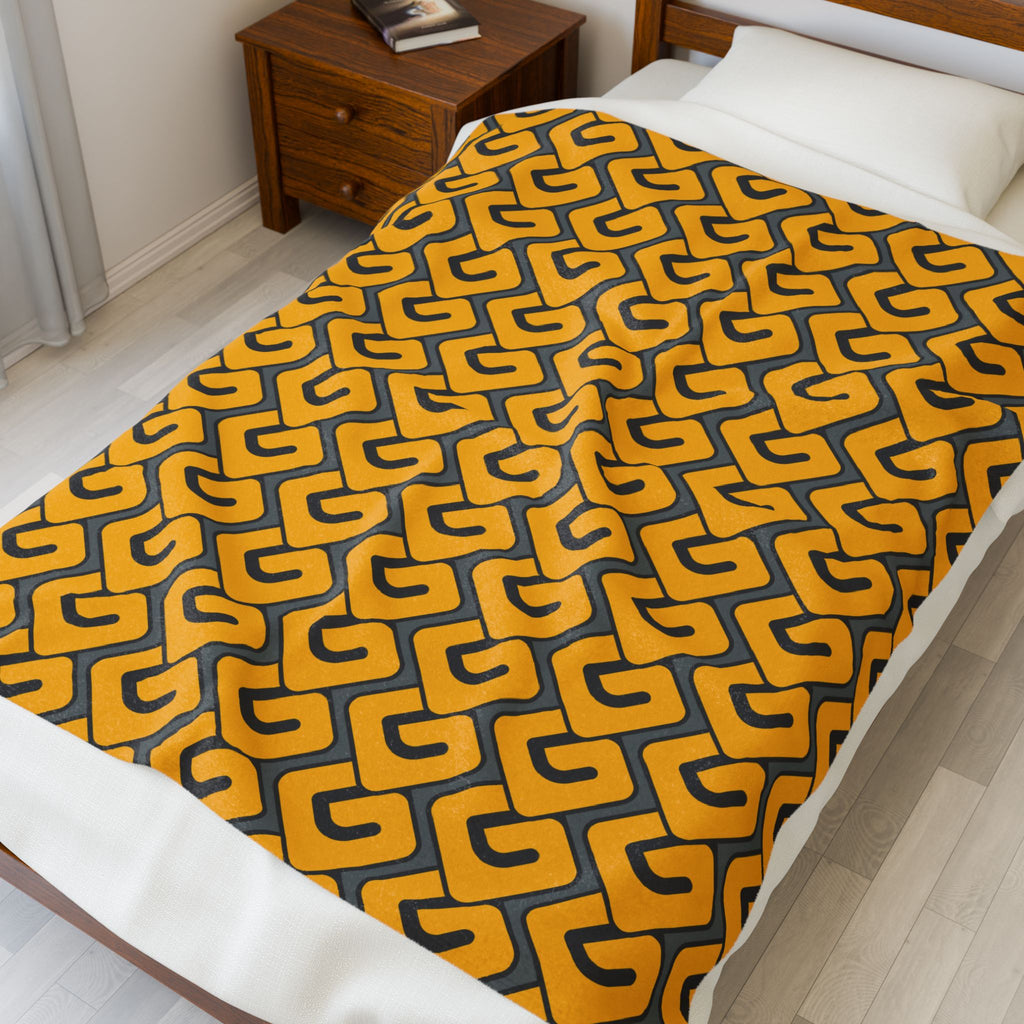G Logo Plush Throw